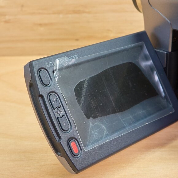 Samsung VP-DC171Wi DVD Camcorder, 34x optical Zoom - Picture 6 of 11